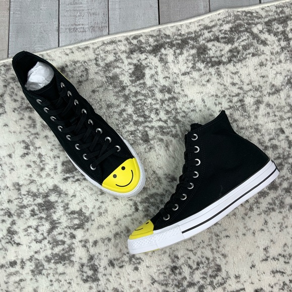 NIB Converse CTAS Hi top smiley face women’s - Picture 1 of 7